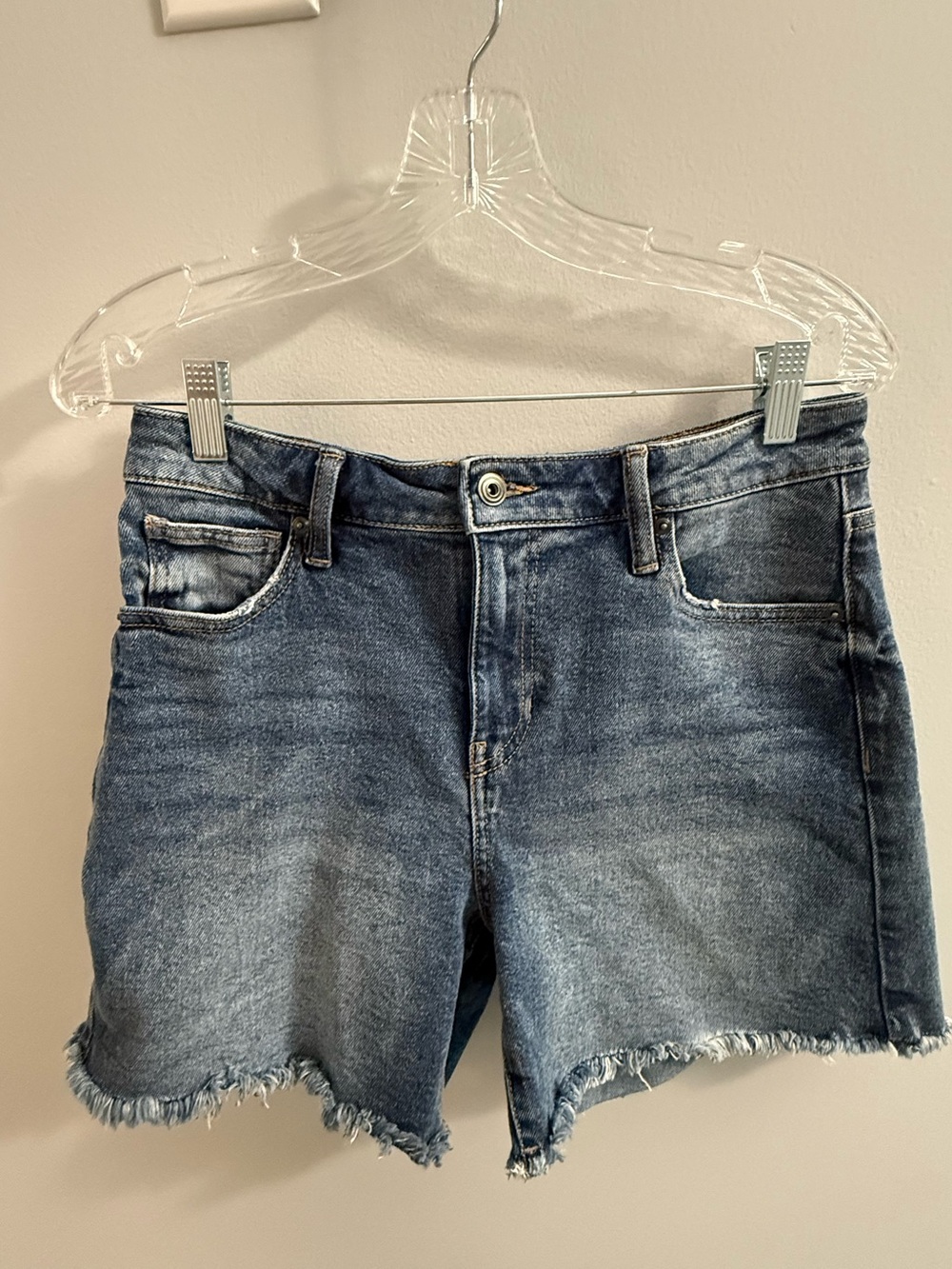 BCBGeneration Fray Hem Boyfriend Short
